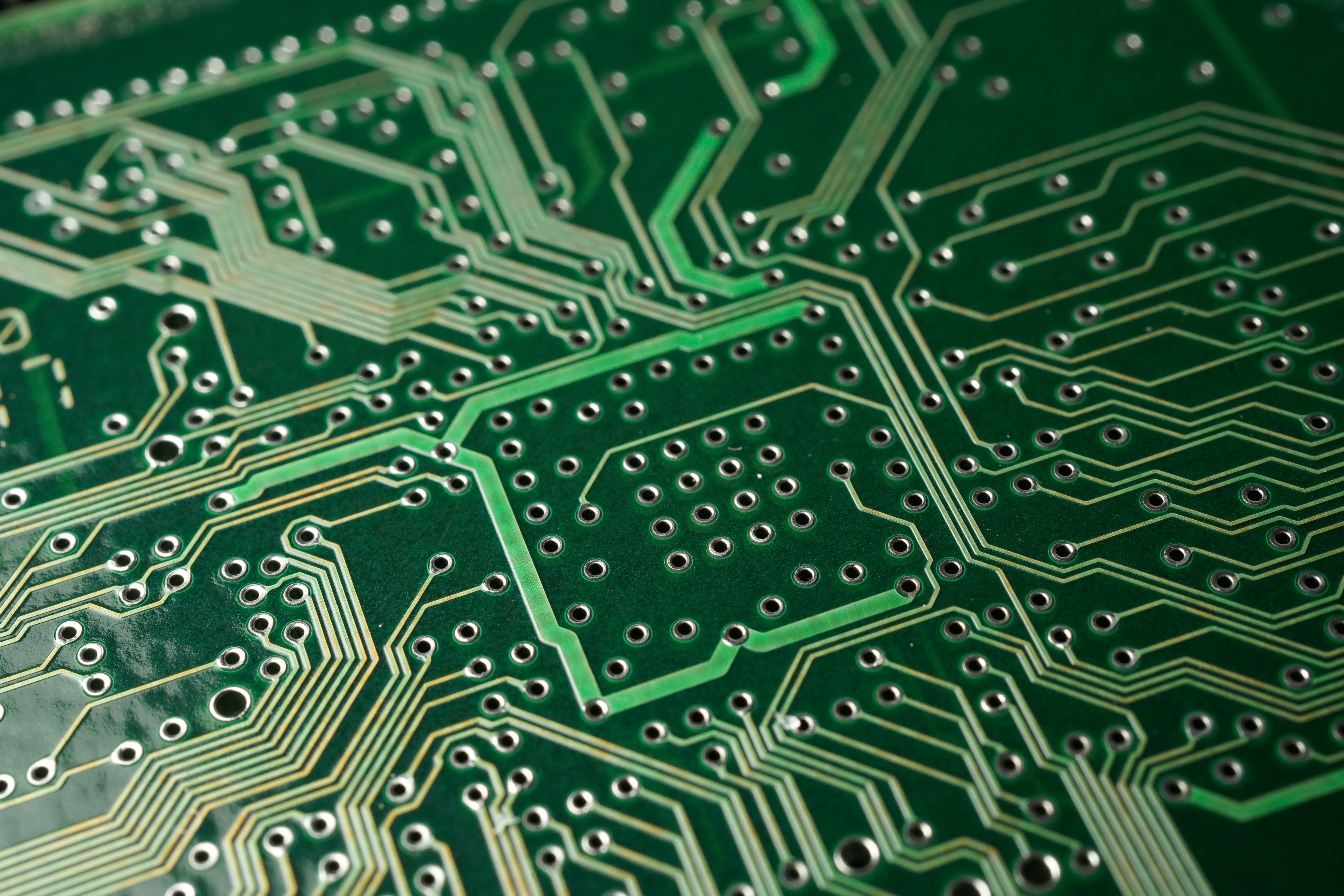 breaking-pcb-via-design-rules-with-additive-manufacturing